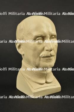 buste du maréchal en plâtre. Plaster bust of the Marshal