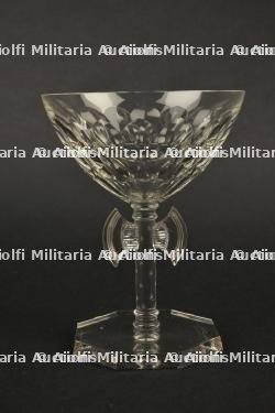 Verre du service de table du maréchal en cristal de baccarat. Glass from the Marshal’s crystal table service by Baccarat