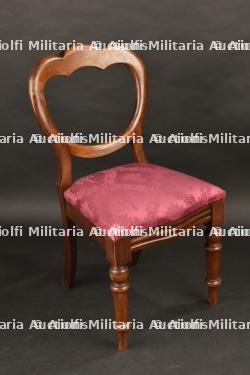Chaise avec assise tapissée à la Francisque. Chair with a seat upholstered with the Francisque emblem.