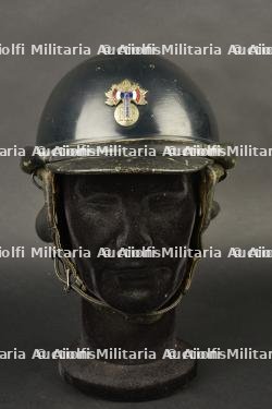 Casque motocycliste modèle 1933 Garde Personnelle du Chef de l’Etat. Motorcycle helmet model 1933, Chief of State’s Personal Guard