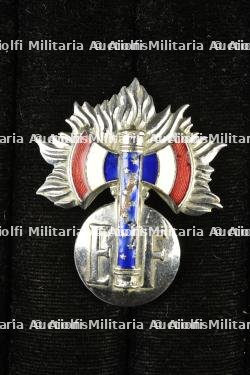 Attribut de casque Garde Personnelle du chef de l'Etat. Helmet badge of the Chief of State’s Personal Guard