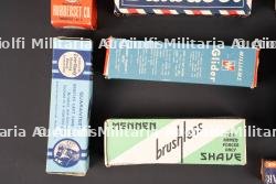 Accessoires de toilette US. US toiletry accessories. — miniature 9
