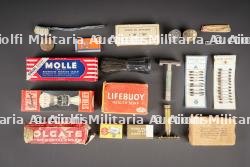 Accessoires de toilette US. US toiletry accessories.