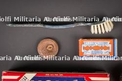 Accessoires de toilette US. US toiletry accessories. — miniature 12