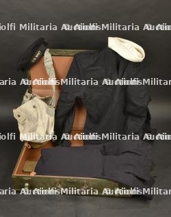 Uniforme et valise de GB Lloyd. — photo 1