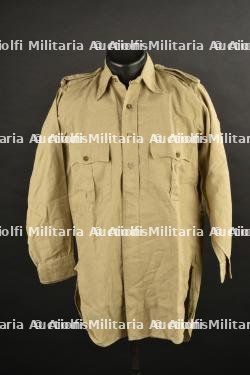 Chemise tropicale britannique.