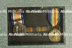 Calots et décorations de la Famille Barrett. — miniature 7