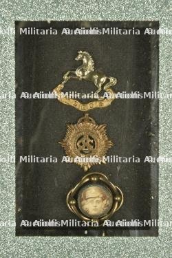 Calots et décorations de la Famille Barrett. — miniature 9