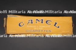 Emballage de paquets de cigarette Camel. Camel cigarette pack wrappers.