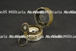Boussole dans sa housse en cuir. — miniature 2
