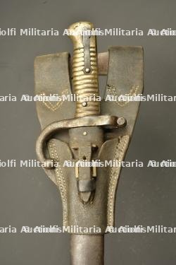 Sabre baïonnette Chassepot modèle 1866 avec porte fourreau. Chassepot Model 1866 sword bayonet with frog — miniature 2
