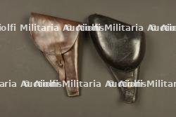 Lot de deux étuis pour revolver français 1873 et 1892. Lot of two holsters for French Model 1873 and Model 1892 revolvers