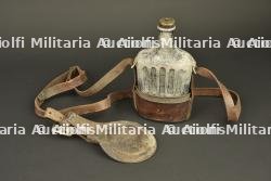 Bidon d'essai et porte sabre de cavalerie française. Experimental canteen and French cavalry sword hanger — photo 1