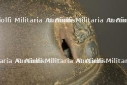Casque Adrian de l'infanterie avec impact. Infantry Adrian helmet with impact damage — miniature 2