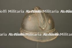 Casque Adrian de l'infanterie avec impact. Infantry Adrian helmet with impact damage — photo 7