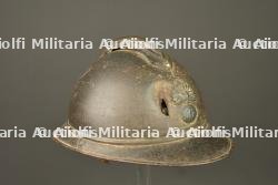 Casque Adrian de l'infanterie avec impact. Infantry Adrian helmet with impact damage — miniature 10