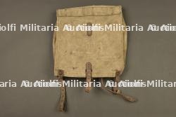 Havresac français ersatz en toile d'un soldat du 65e RI. French ersatz canvas backpack belonging to a soldier of the 65th Infantry Regiment