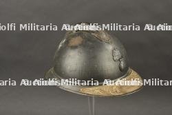 Casque Adrian model 15 d'un lieutnant de Crapouillot