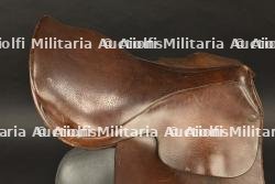 Selle d'officier avec rivets marqués du sellier du 30e Dragons — photo 2