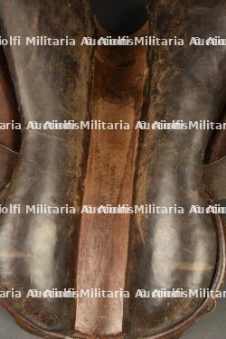 Selle d'officier avec rivets marqués du sellier du 30e Dragons — photo 6