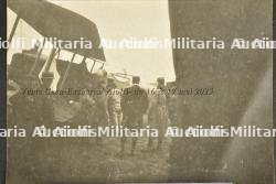 Lot de 8 rares photos de l'Hauptmann von Geyer racompagné par le Lt Minier de l'escadrille BR35 après la signature de l'armistice. — photo 1