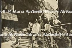 Un lot de 4 photos de presse de la libération de Paris — photo 3