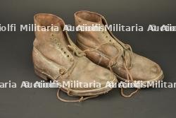Paire de brodequins français modèle 1917. Pair of French Model 1917 ankle boots