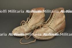 Paire de brodequins français modèle 1917. Pair of French Model 1917 ankle boots — miniature 9
