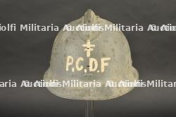 Coque de casque Adrian 1926 avec Croix de Lorraine et sigle PCDF