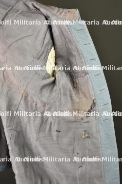 Tunique bleu horizon d'un capitaine médecin. Horizon blue tunic of a medical captain — miniature 2