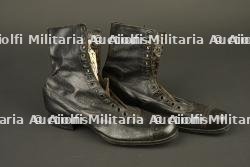 Paire de bottines d'infirmière française. Pair of French nurse’s ankle boots — photo 7