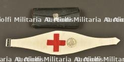 Brassard et trousse d'infirmier français. French medic’s armband and medical pouch — photo 1