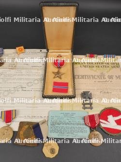 Document et décoration de George J Mc Donough 309th Medical Battalion. Document and decoration of George J. McDonough, 309th Medical Battalion. — miniature 3