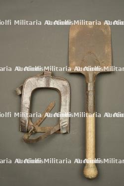 Pelle individuelle allemande avec étui précoce. German entrenching shovel with early carrier — photo 2