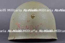 Casque USM1 du Pvt. Marion L. Johnson, 101st Airborne, 907 GFAB. USM1 helmet of Pvt. Marion L. Johnson, 101st Airborne, 907 GFAB. — miniature 13