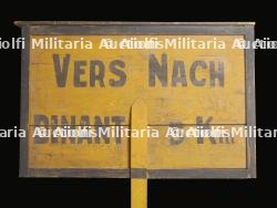 Panneau allemand Nach Dinant. German sign "Nach Dinant. — photo 2