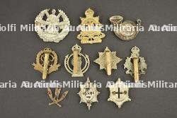 Ensemble d'insignes anglais — miniature 2