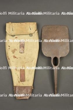 Pelle pioche Seurre dans son étui — photo 1