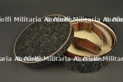 Très bel ensemble Feldbinde et porte poignard d'officier prussien dans sa boite. Fine set comprising Prussian officer’s Feldbinde and dagger hanger in its original box