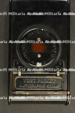 Lampe et appareil photos officier — photo 2