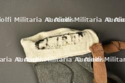 Paire de moufles allemandes régimentées. Pair of regimentally marked German mittens — photo 2