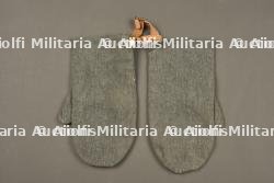 Paire de moufles allemandes régimentées. Pair of regimentally marked German mittens — photo 4