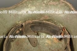 Casque allemand M1916 à impact. German Model 1916 helmet with impact damage — miniature 2