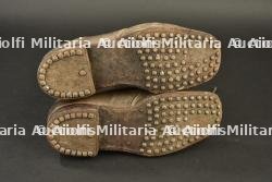 Paire de brodequins 1917 — miniature 2