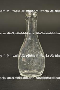 Lot d'objets du quotidien du poilu, hygiène, rasage et écriture. — photo 2