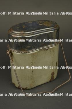 Gamelle, quart et couverts allemands. German mess tin, drinking cup and cutlery set — miniature 2