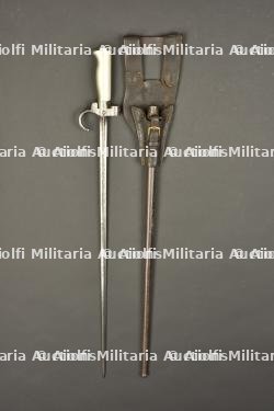 Epée baïonnette modèle 1886 à quillon avec porte baïonnette en cuir