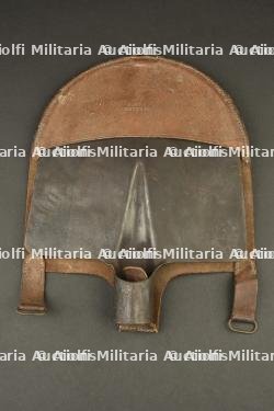 Pelle ronde datée 1912 avec son étui daté 1915