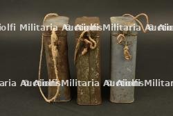 Lot de 3 boites de masques anti gaz M2 dont deux sont nominatives — miniature 2