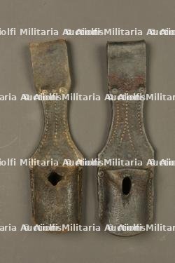 Lot de 2 goussets porte baïonnette 98-05. Lot of two 98/05 bayonet frogs